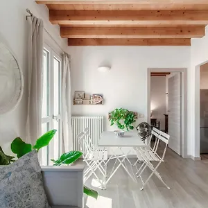 Casa Luna By Quokka 360 - Cathedral And View Apartment